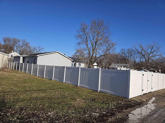 3rd image of 230 Gable St