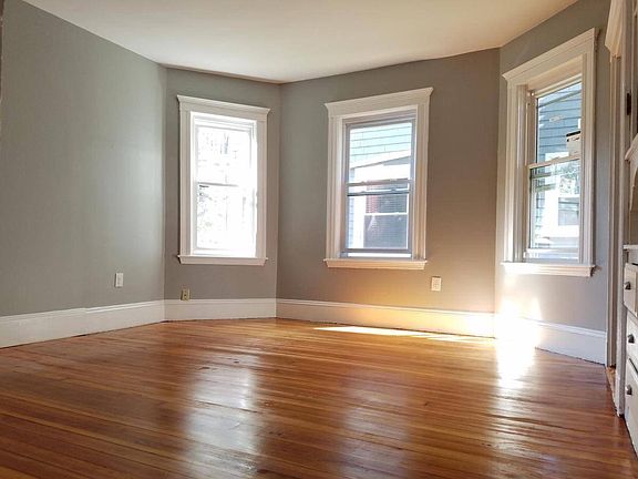 4th image of 98 Topliff St #3