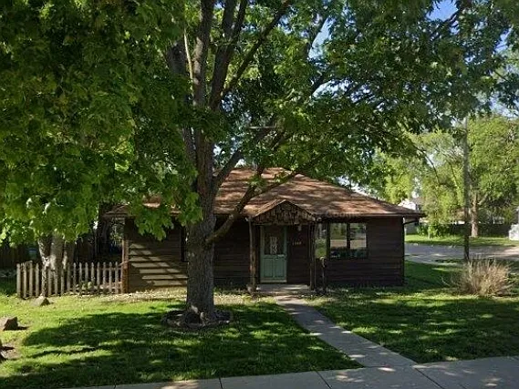 2 bed, 800 sqft, $1,300 — Photo 1