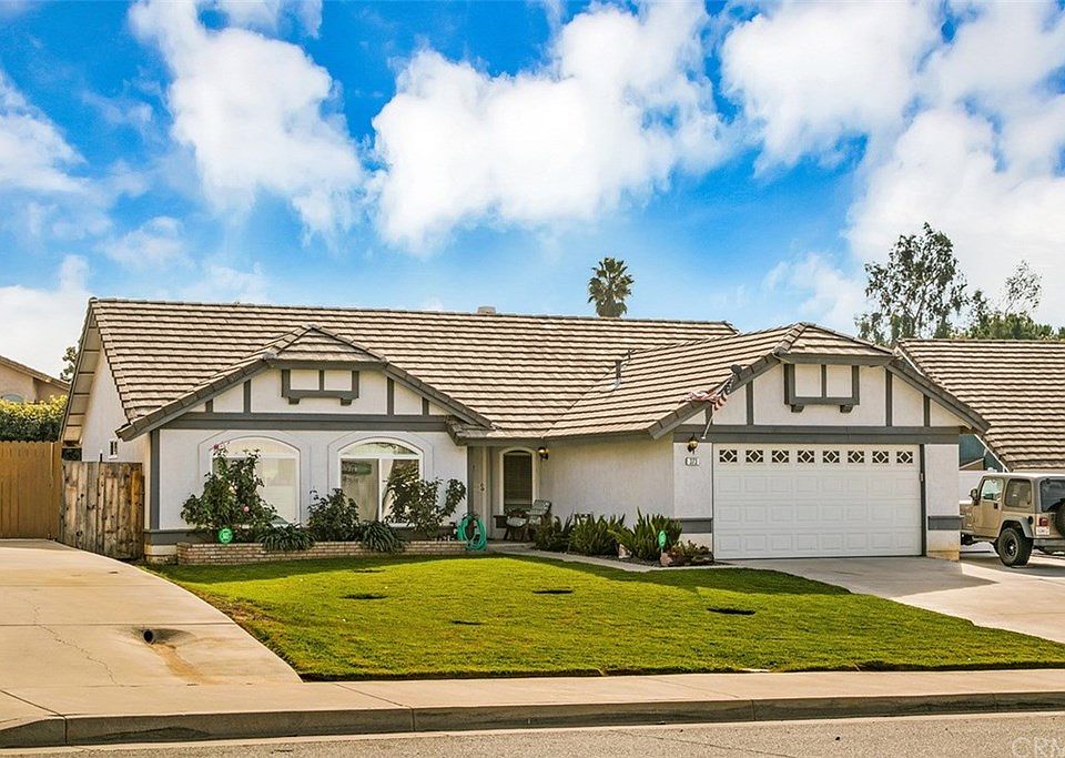1st image of 373 Flordason Dr