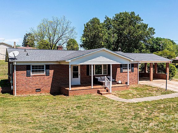 2nd image of 2984 Lutz Blvd