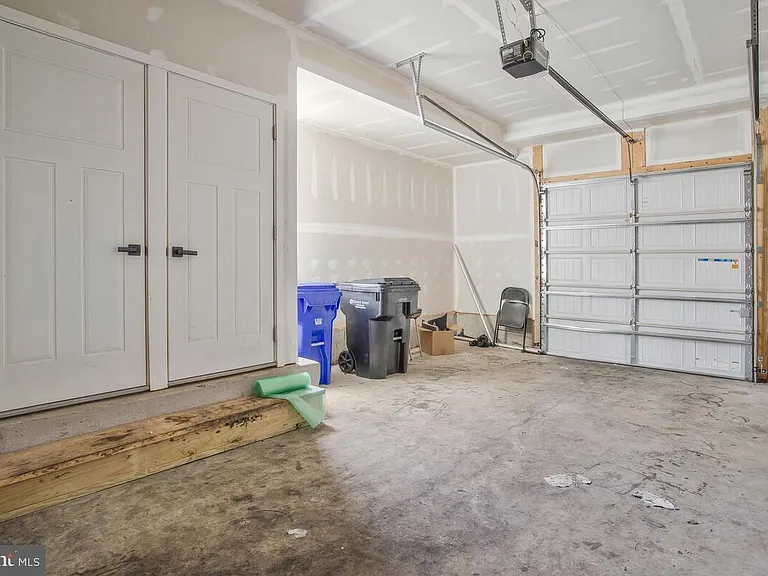 8100 Miner St — Photo 31