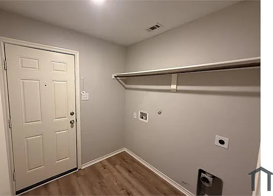 945 Newby Ln — Photo 11
