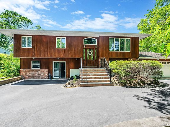 3rd image of 118 Ledgewood Drive