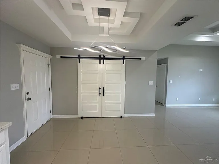 827 Whitewing St — Photo 4