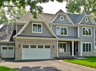 2367 Dehne Rd, Northbrook, IL 60062