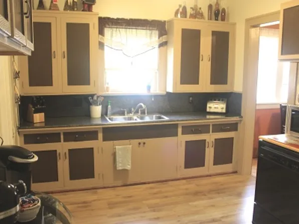 807 N Madison Ave, Mason City, IA 50401