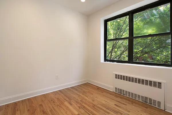 Rented by Creed Realty Group | media 8