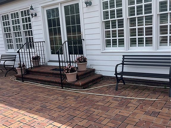 3rd image of 1708 N Elm St