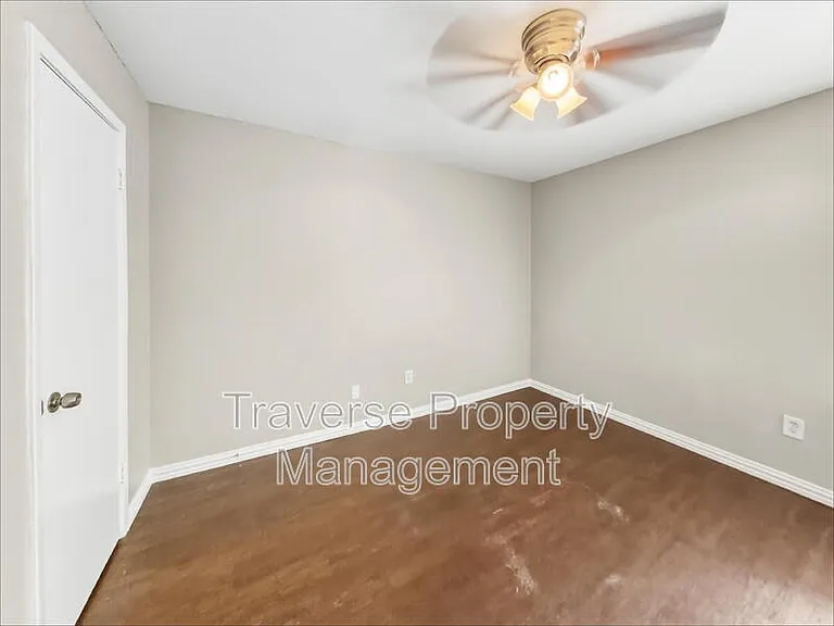 1215 Lowe St — Photo 18