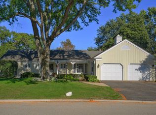 1255 Tinker Way, Glenview, IL 60025