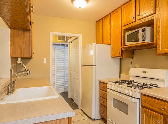 4th image of 1378 Glengary Dr