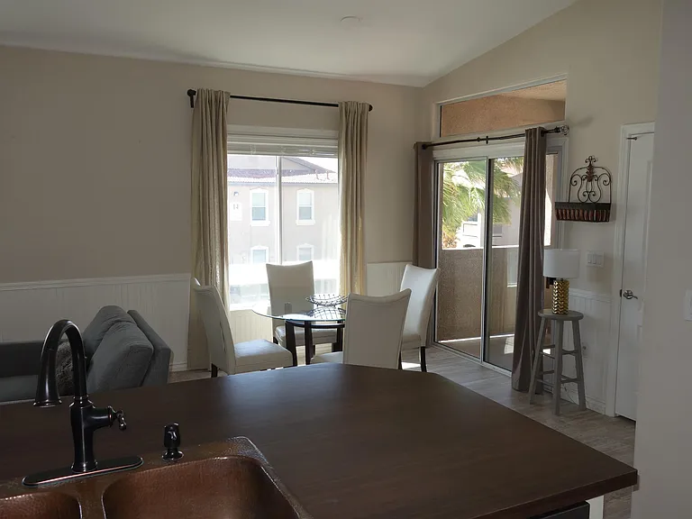 2305 W Horizon Ridge Pkwy #1323-1 — Photo 11
