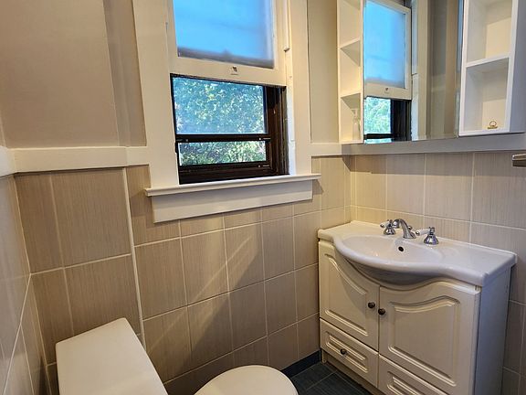5th image of 343 Randolph Ave Room 5