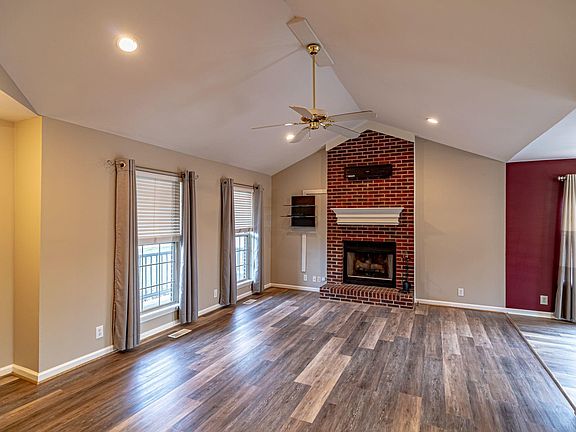 5th image of 237 Woodfield Cir
