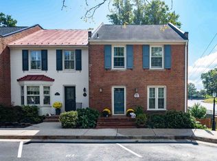 8261 Taunton Pl, Springfield, VA 22152