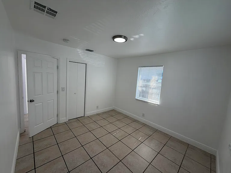 1021 Henrietta Ave — Photo 5