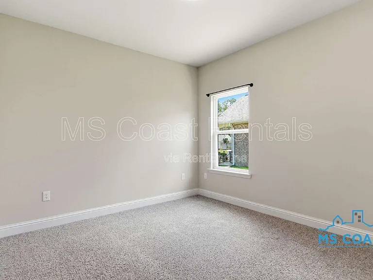 5723 Overland Dr — Photo 21