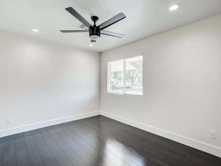 360 Vandalia St — Photo 13