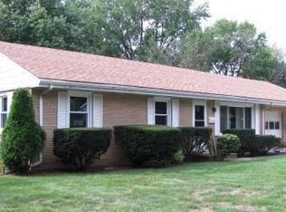 307 Meadors Cir, Morris, IL 60450