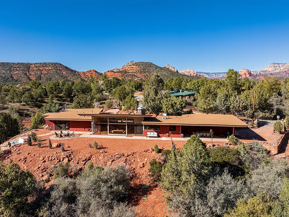 145 Columbia Dr