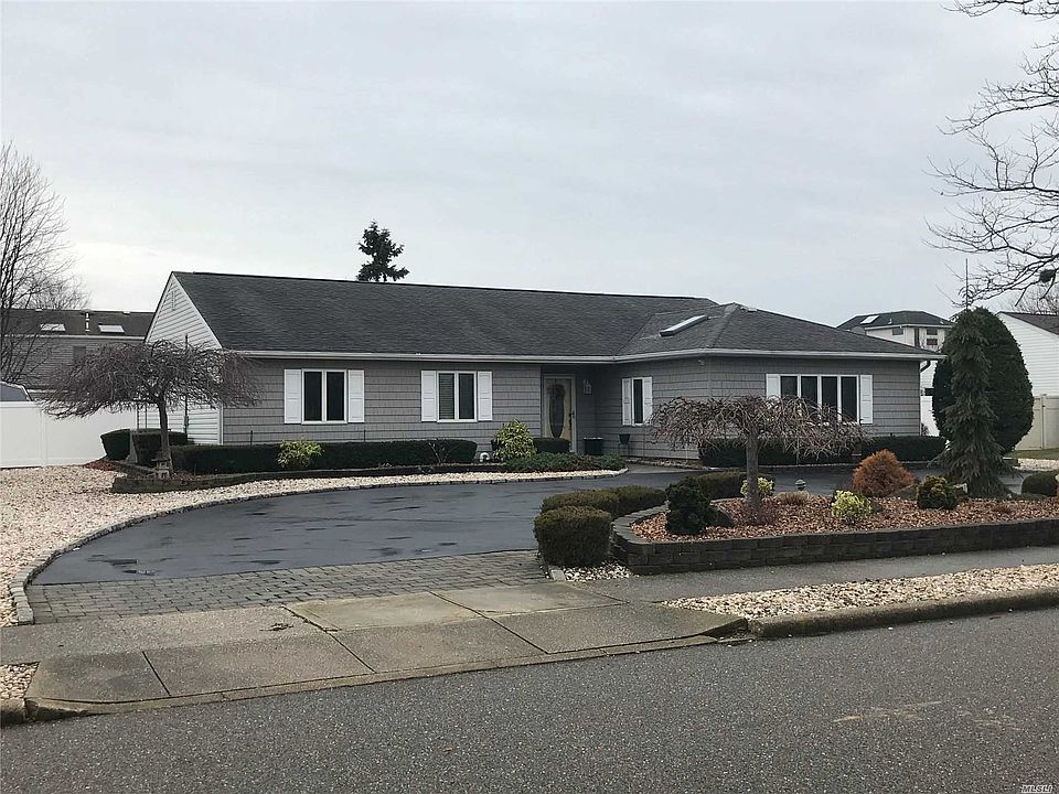 1st image of 329 Lagoon Dr S