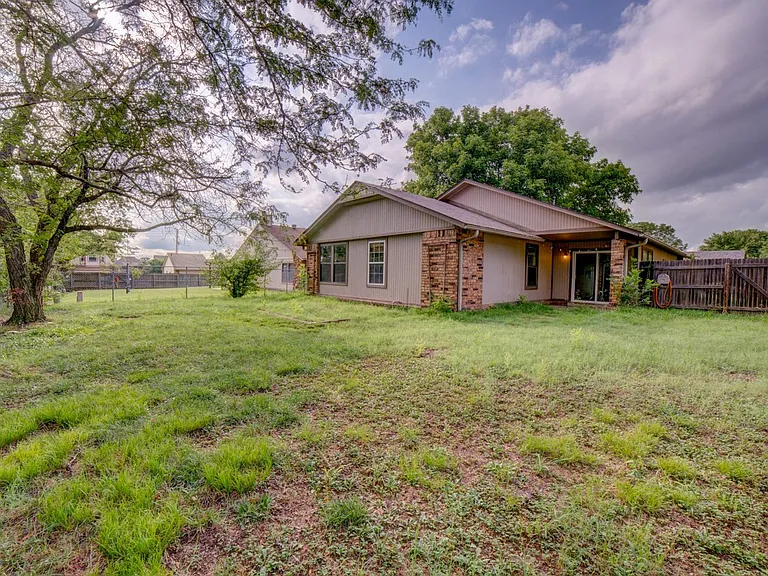 2505 E Princeton St — Photo 15