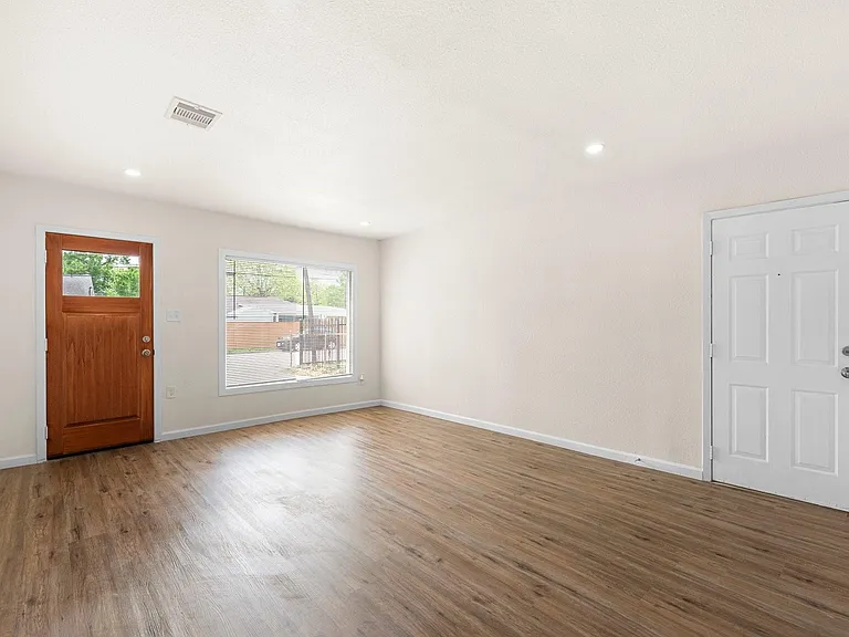 1309 Bragg St — Photo 14