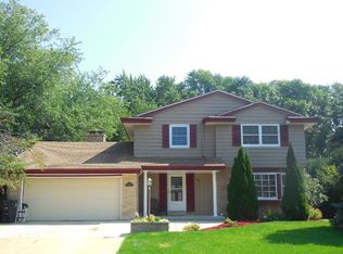 W173N8438 Westbridge Ave, Menomonee Falls, WI 53051