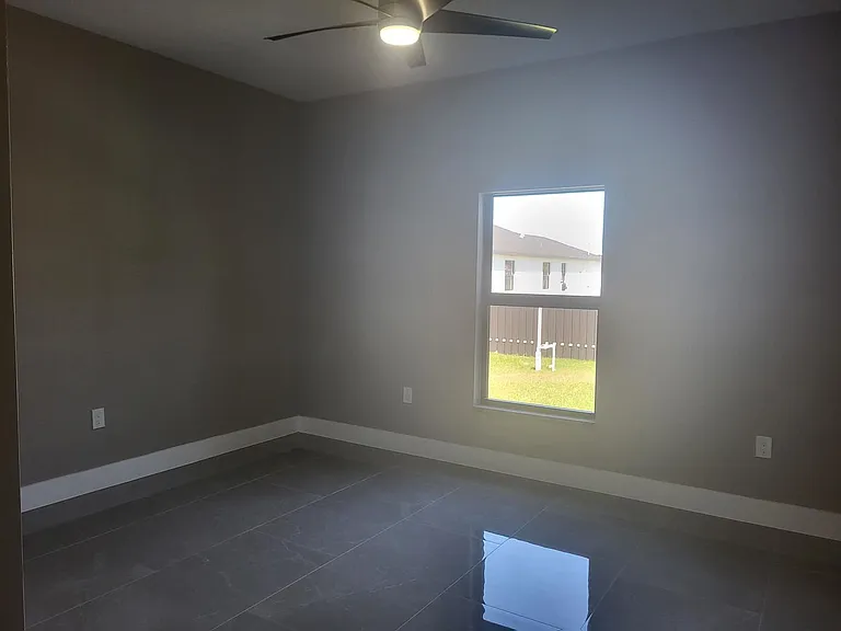 341 NW 7th Ave — Photo 38