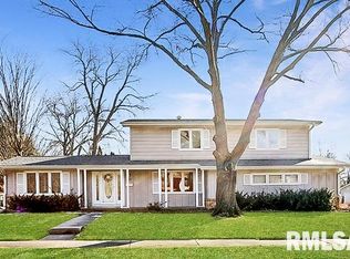 6706 N Greenmont Rd, Peoria, IL 61614