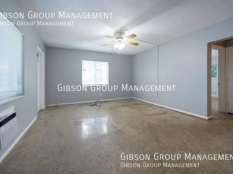 806 NE 16th Pl #4 — Photo 7