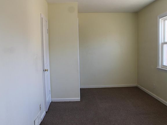 4th image of 1414 Plainfield Ave NE APT 2