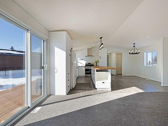 3rd image of 11 Roseglen Close