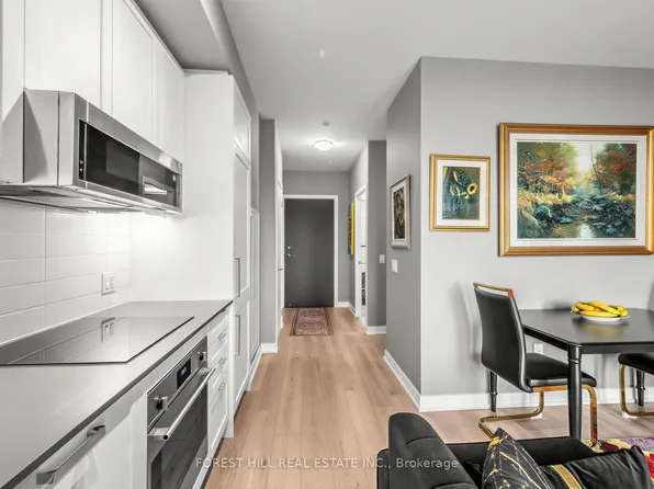 250 Lawrence Ave W #703, Toronto, ON M5M 1B2