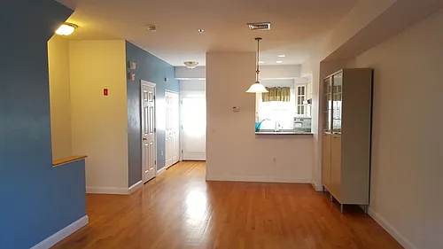 523 Hancock St Photo 1