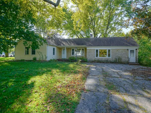 2119 Sandy Hollow Rd, Rockford, IL 61109