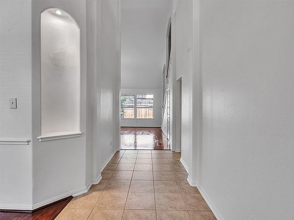 3rd image of 7130 Ballinger Ridge Ln
