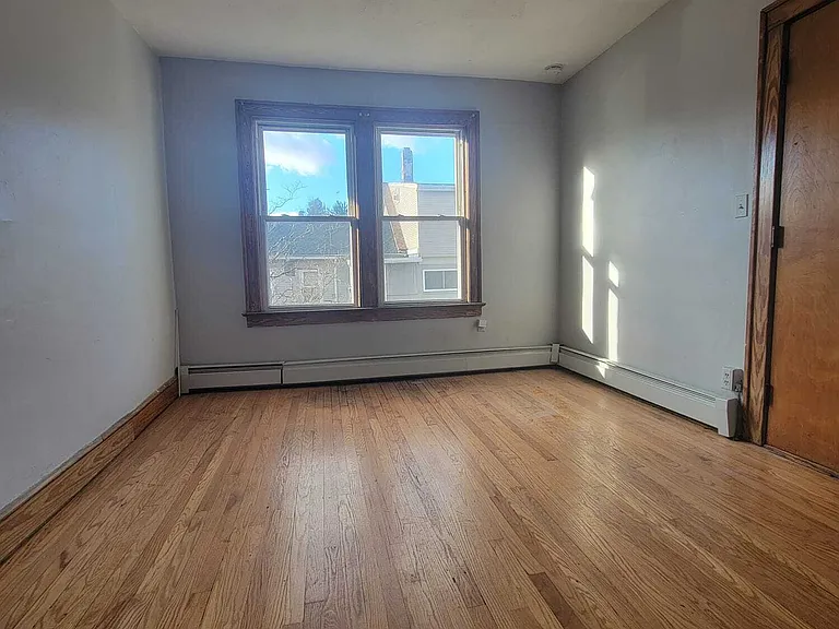 1048 Broad St #2B — Photo 3