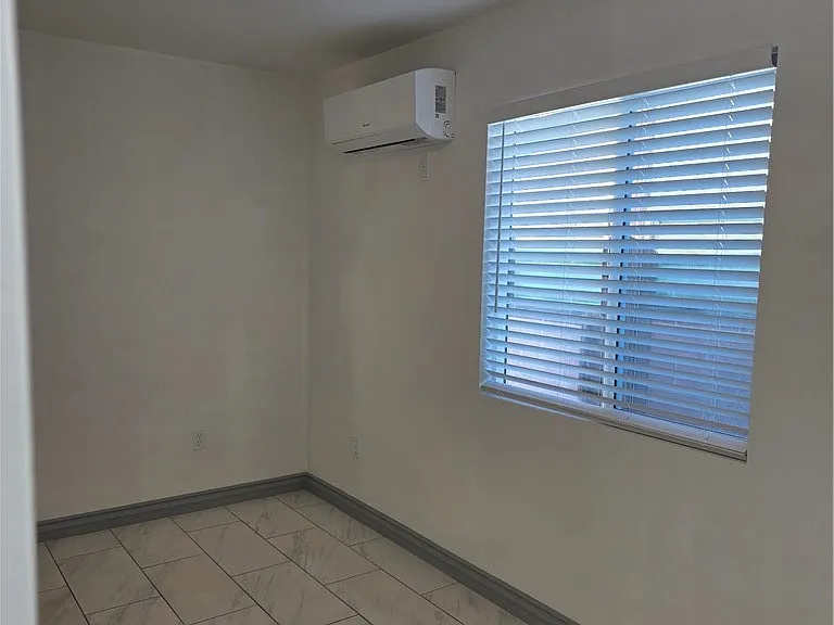 2057 W Norwalk Ave — Photo 17