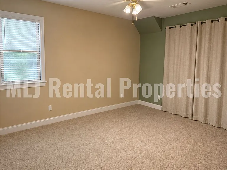 5881 S Irvington Ave — Photo 32