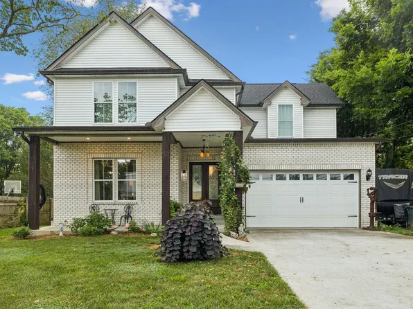 202 College St, Portland, TN 37148