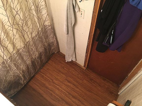 Bathroom(toilet view)