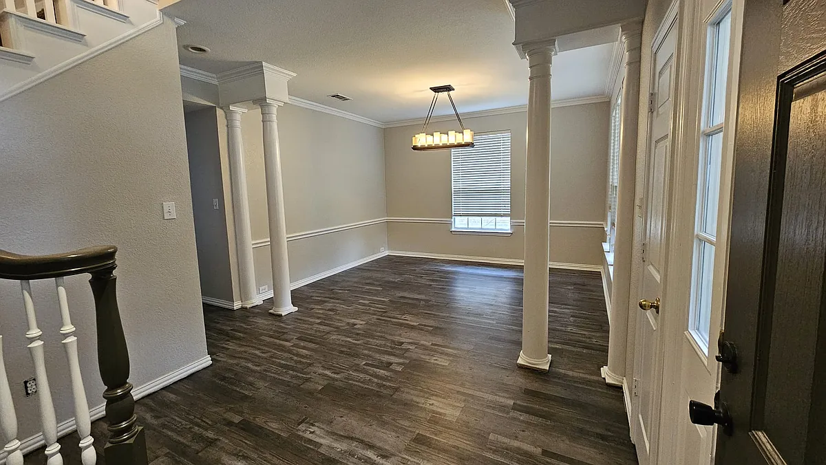 Formal dining room - 8501 Kendall Dr