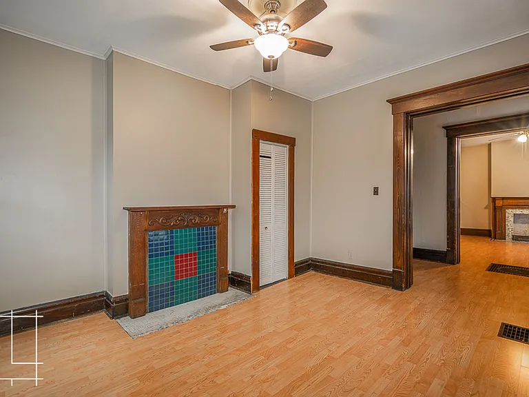 860-862 Dennison Ave — Photo 5