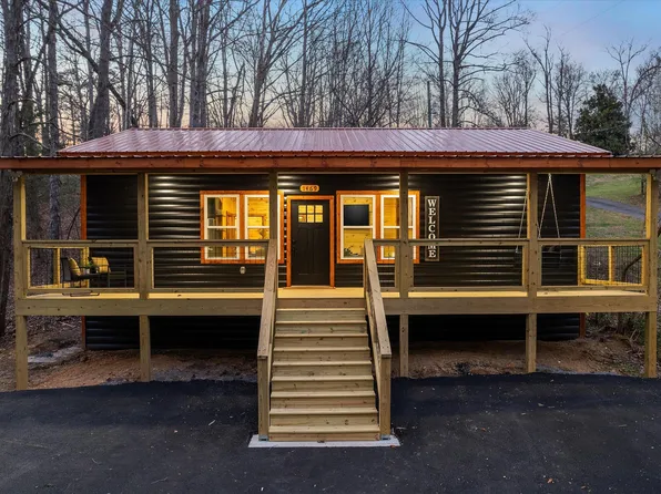 1469 N Newcomb Hollow Rd, Sevierville, TN 37862