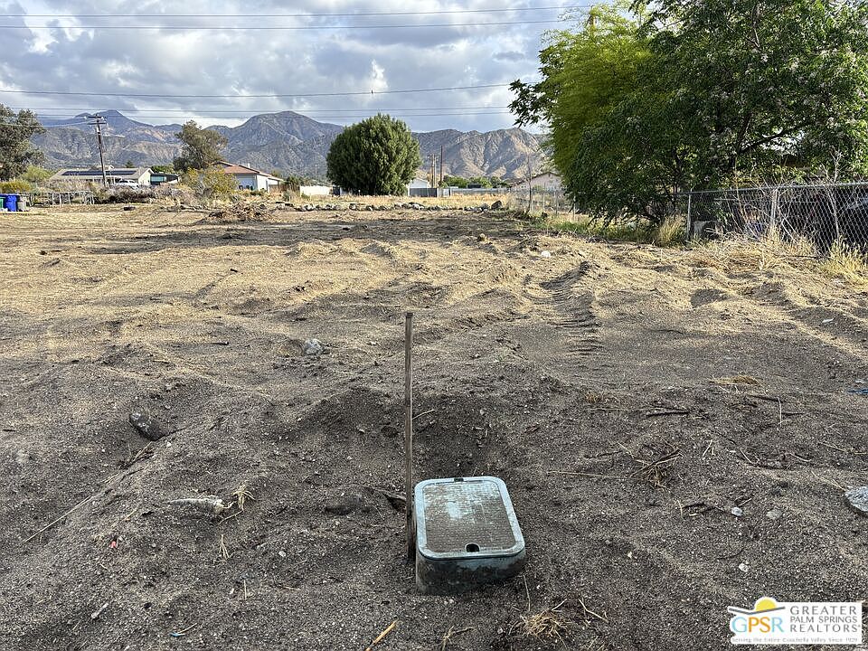 1st image of 49574 Paradise Ave