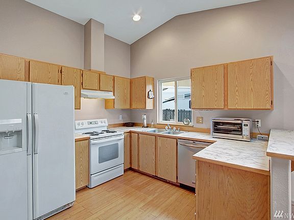 4th image of 304 N Park Dr