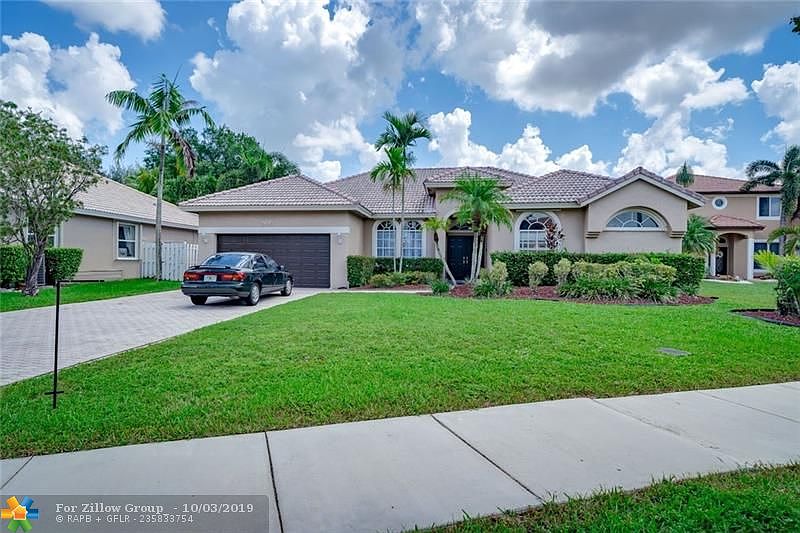 1st image of 6732 Mariposa Cir E