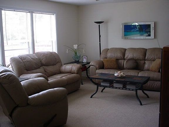 2nd image of 1721 Strawberry Ln
